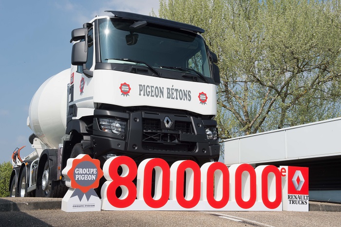 1494833946_Renault_Trucks_800.000_teslimat_Gorsel_1