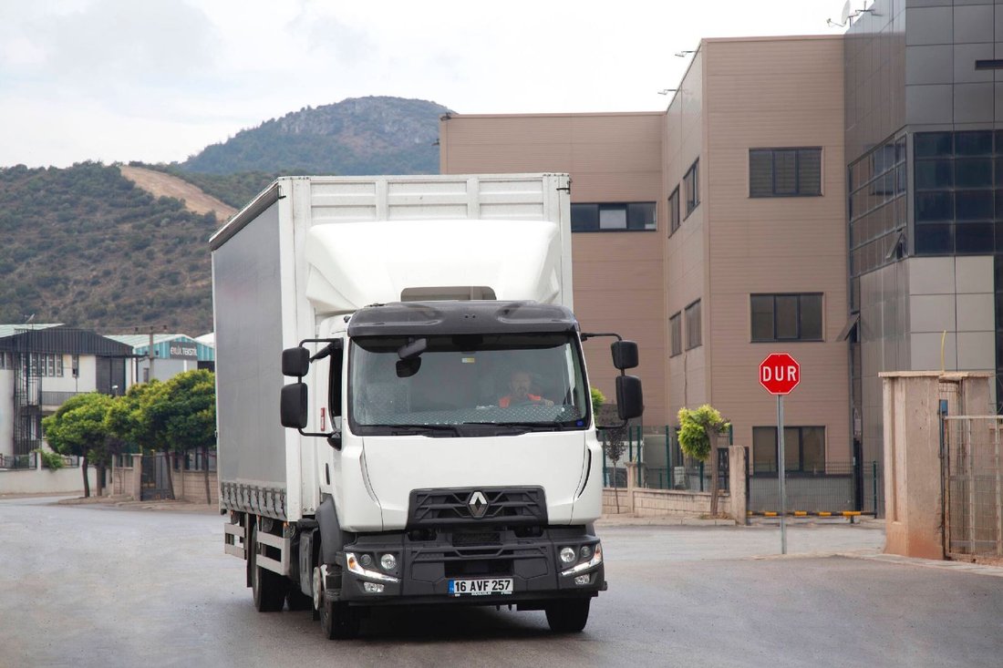 SER ANTREPO LOJİSTİK, YEDEK PARÇA DAĞITIMINI RENAULT TRUCKS D SERİSİ KAMYONLAR İLE YAPACAK!