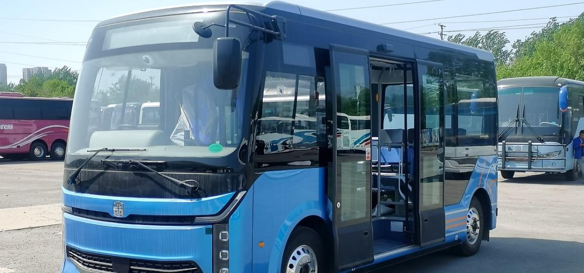 Zhongtong Bus brings a 6 meter electric bus to the show