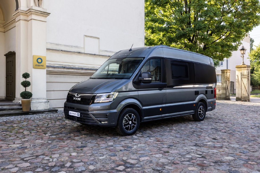 Caravan Salon MAN TGE celebrates premiere as "Affinity M" premium motorhome