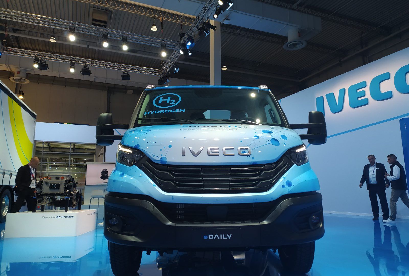 Here it comes the Iveco eDaily with fuel cell. The launch at IAA (with BEV version)