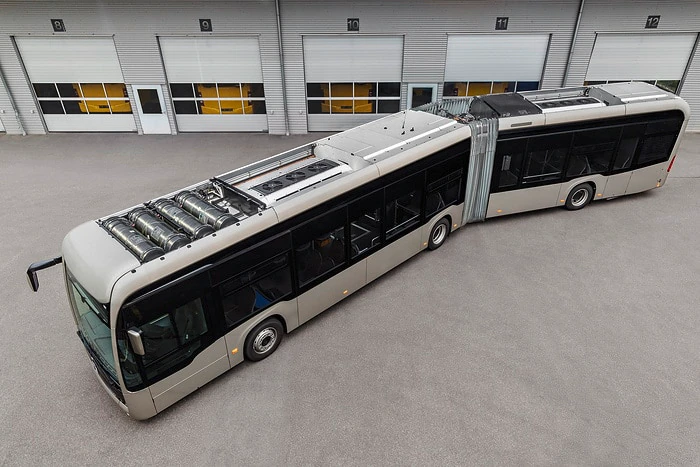 Daimler Buses unveils new eCitaro bus with NMC 3 batteries