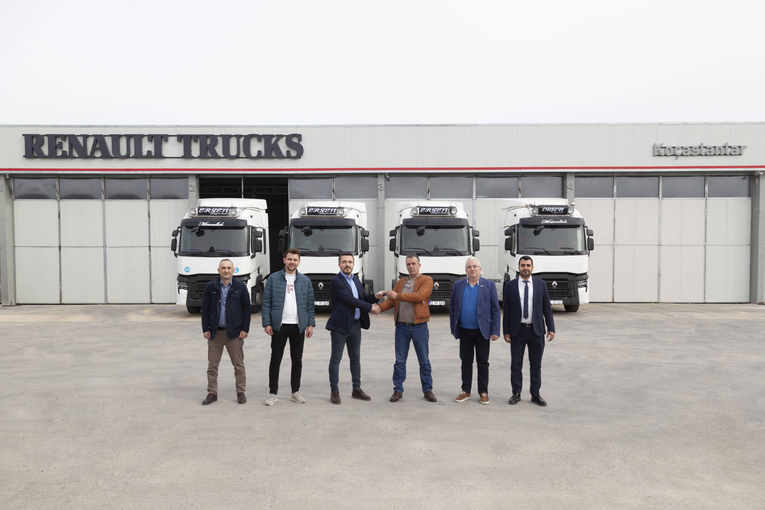 Renault Trucks Edirne bayinin ilk teslimatı, Erşen Lojistik’e yapıldı!