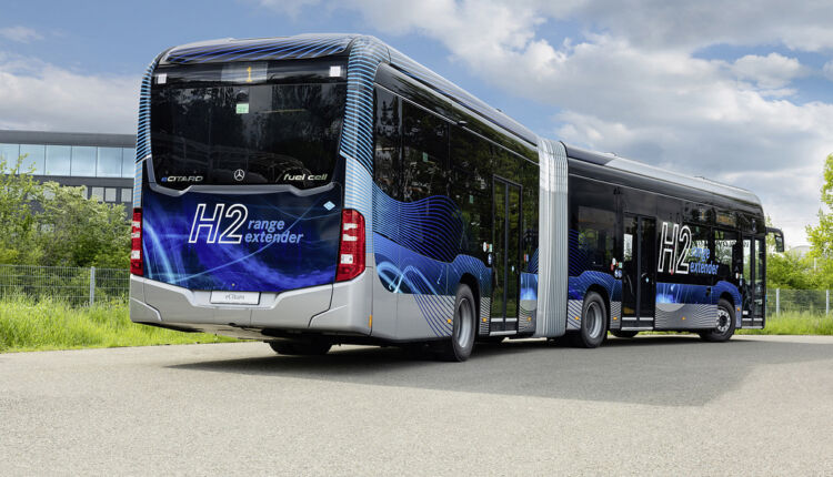 Weltpremiere auf dem Global Public Transport Summit 2023: Mercedes-Benz eCitaro fuel cell – mehr Reichweite dank Brennstoffzelle

World premiere at Global Public Transport Summit 2023: Mercedes-Benz eCitaro fuel cell – greater range thanks to fuel cell