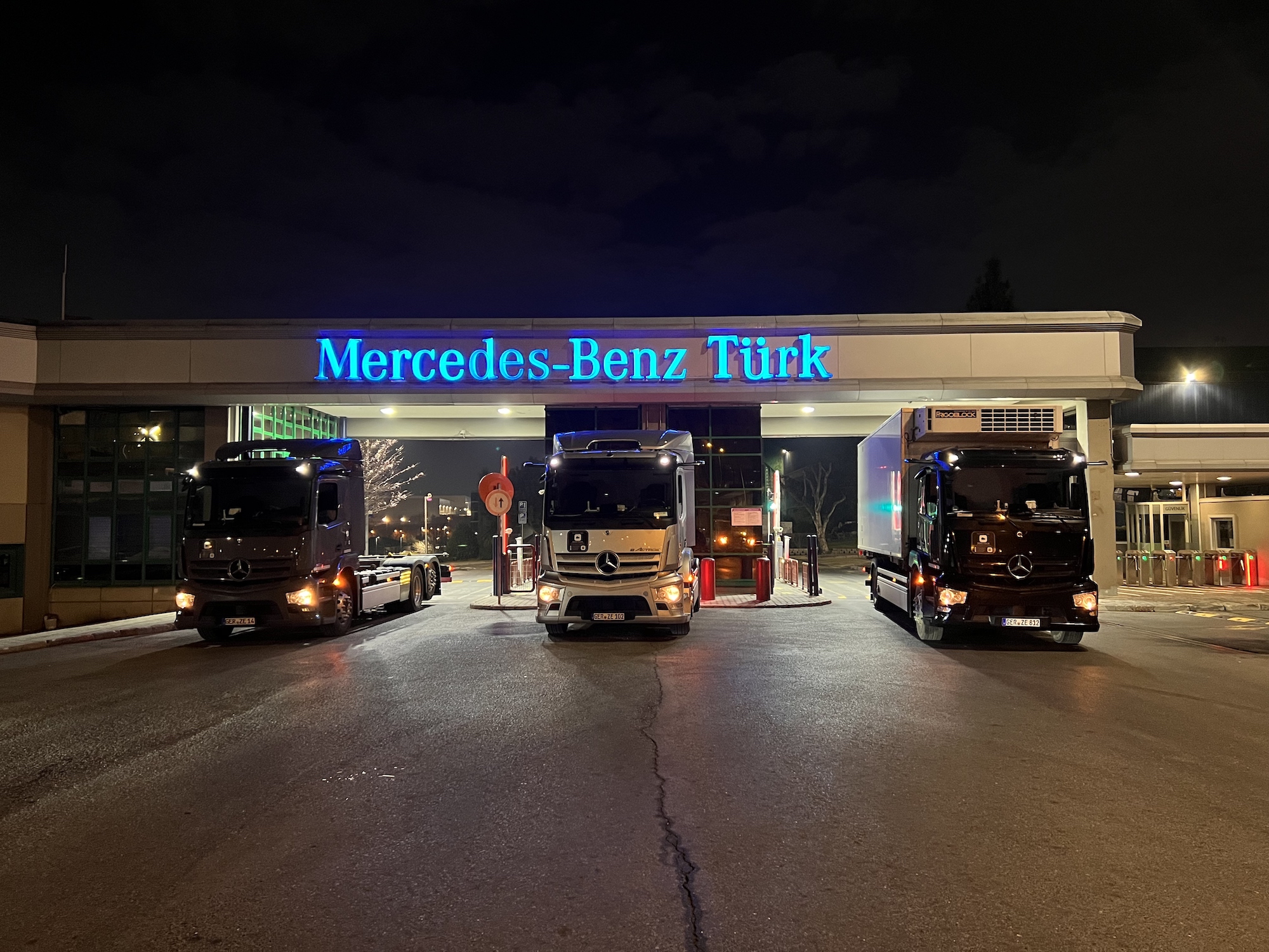 The battery-electric Mercedes-Benz eActros