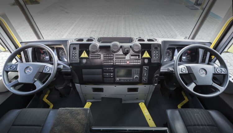 Kommunaler Saubermann Mercedes-Benz Econic: 25-jährige Innovationsgeschichte mit ZukunftMercedes-Benz Econic: 25 years of innovation history with a future