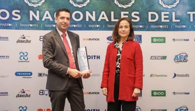 Doppelter Triumph: Mercedes-Benz eCitaro fuel cell ist „Bus des Jahres“ und „Ökologischer Bus des Jahres“Mercedes-Benz eCitaro fuel cell is “Bus of the Year” and “Ecological Bus of the Year”