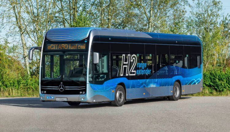 Doppelter Triumph: Mercedes-Benz eCitaro fuel cell ist „Bus des Jahres“ und „Ökologischer Bus des Jahres“Mercedes-Benz eCitaro fuel cell is “Bus of the Year” and “Ecological Bus of the Year”