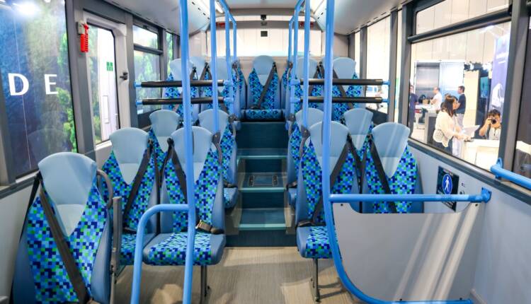 Alexander Dennis Enviro100EV for Hong Kong (3) (resized)