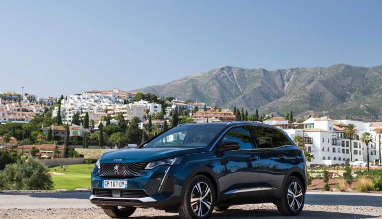 PEUGEOT 3008