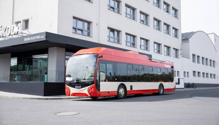 Trolleybus-Škoda-32-Tr-for-Vilnius