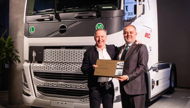 Volvo Trucks & ABC Lojistik Teslimatı_Per Erik Lindström ve Ergun Bilen